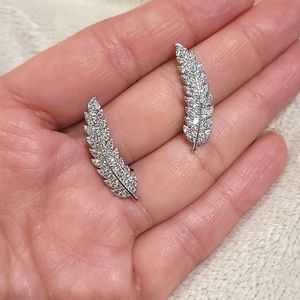 💎NEW💎 FEATHER EAR CLIMBER